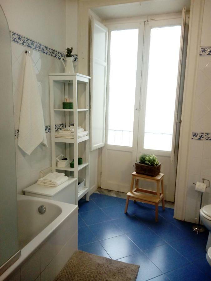 Casa Tea: Nel Cuore Del Centro Storico パレルモ エクステリア 写真